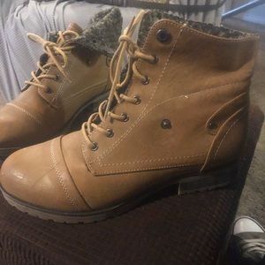 Women’s leather lined boots for fall
